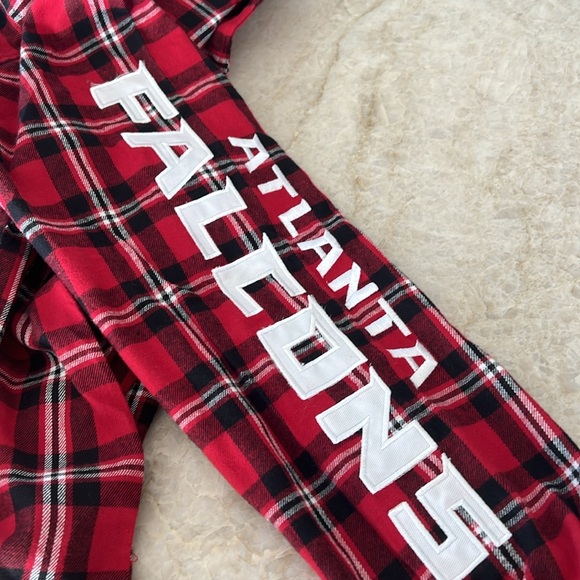 Atlanta Falcons Flannel Shirt Red Black White Plaid Men's 2XL NFL NEW - Picture 5 of 9